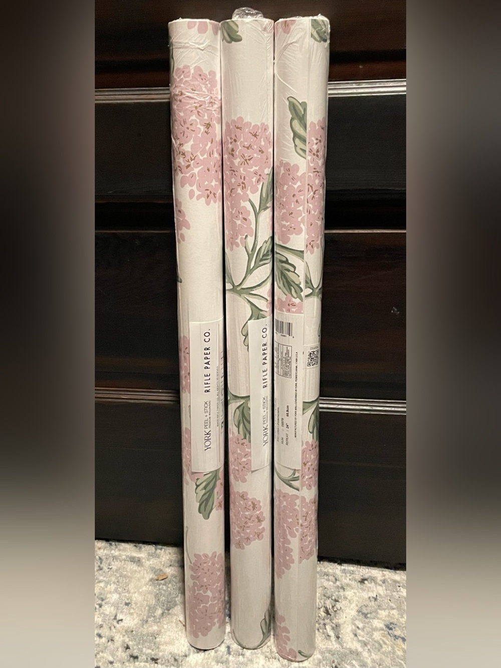 3 Rolls Rifle Paper Co Hydrangea Peel & Stick Wallpaper pink white - Picture 8 of 8